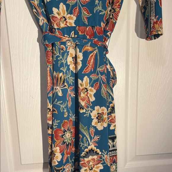 Fig and Flower Teal Floral Belted Dress. 19-21 inch pit to pit 3/4 sleeves - Picture 9 of 9